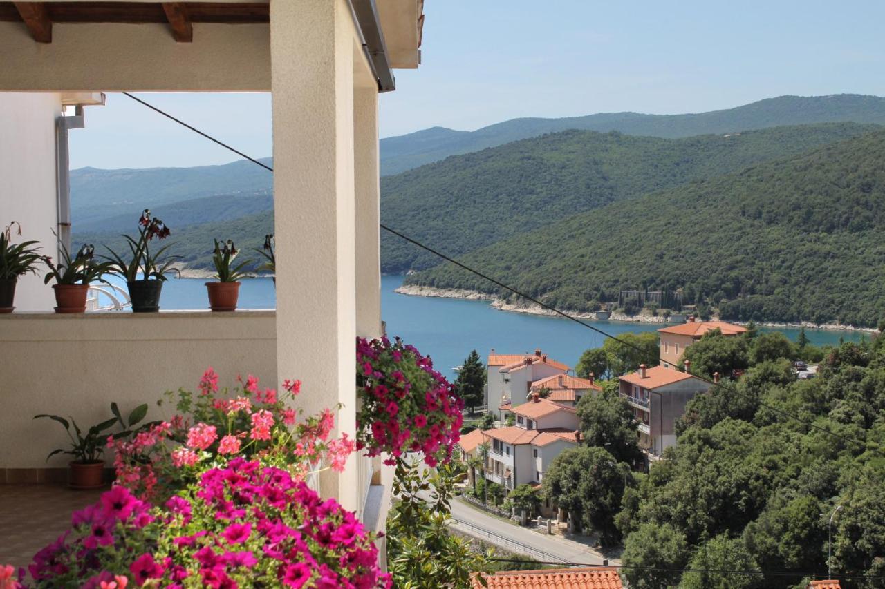 Apartments With A Parking Space Rabac, Labin - 2340 Eksteriør bilde